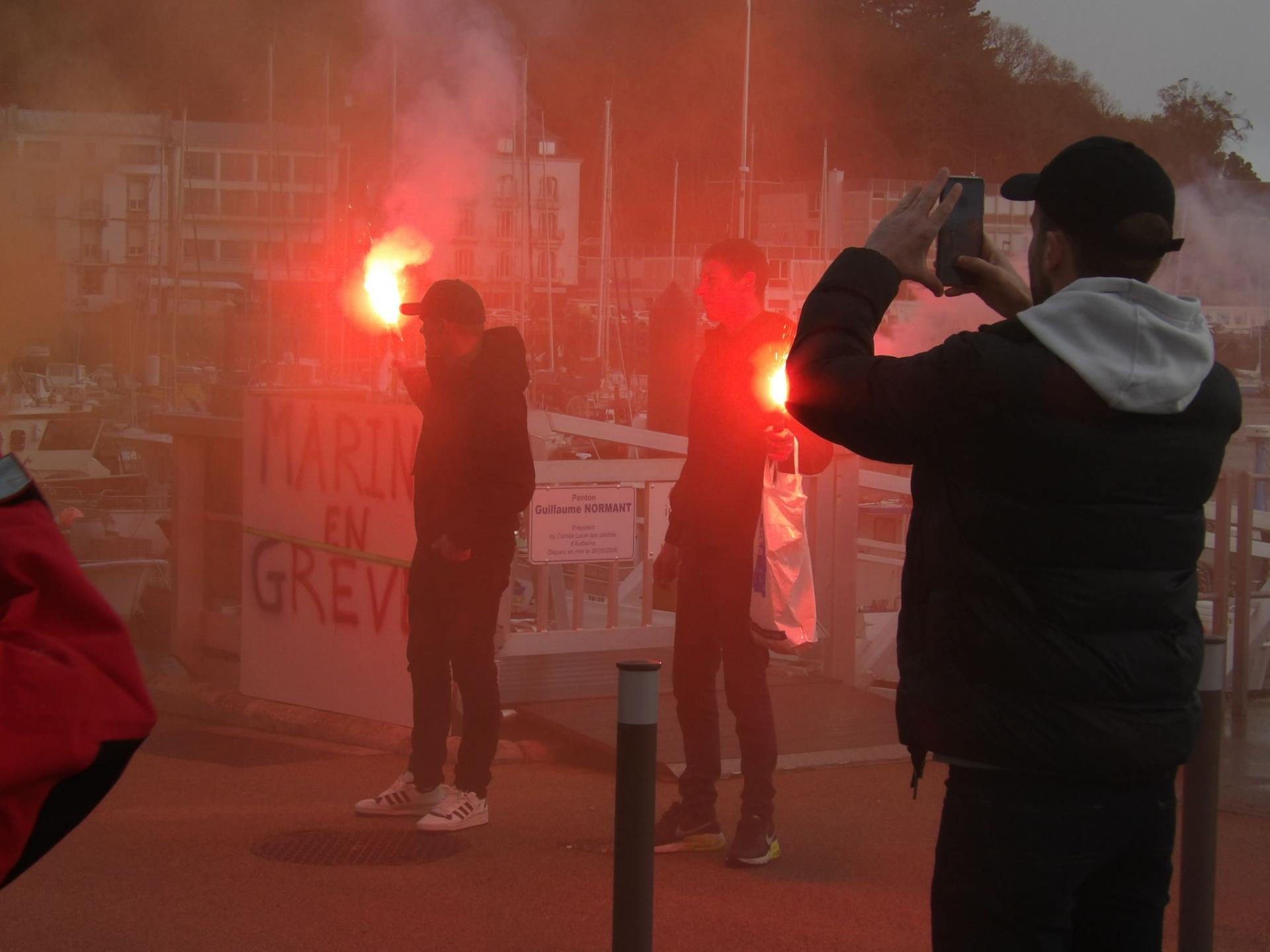 230401 marche soutien s